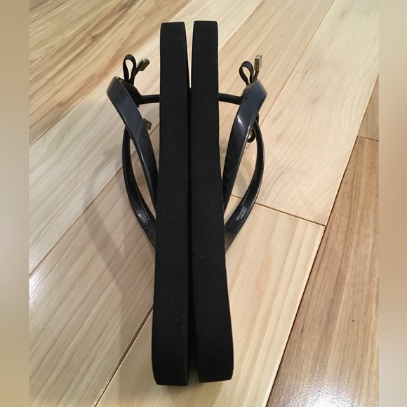 Tahari Rosella flip flop sandals Size 7 - Picture 3 of 5